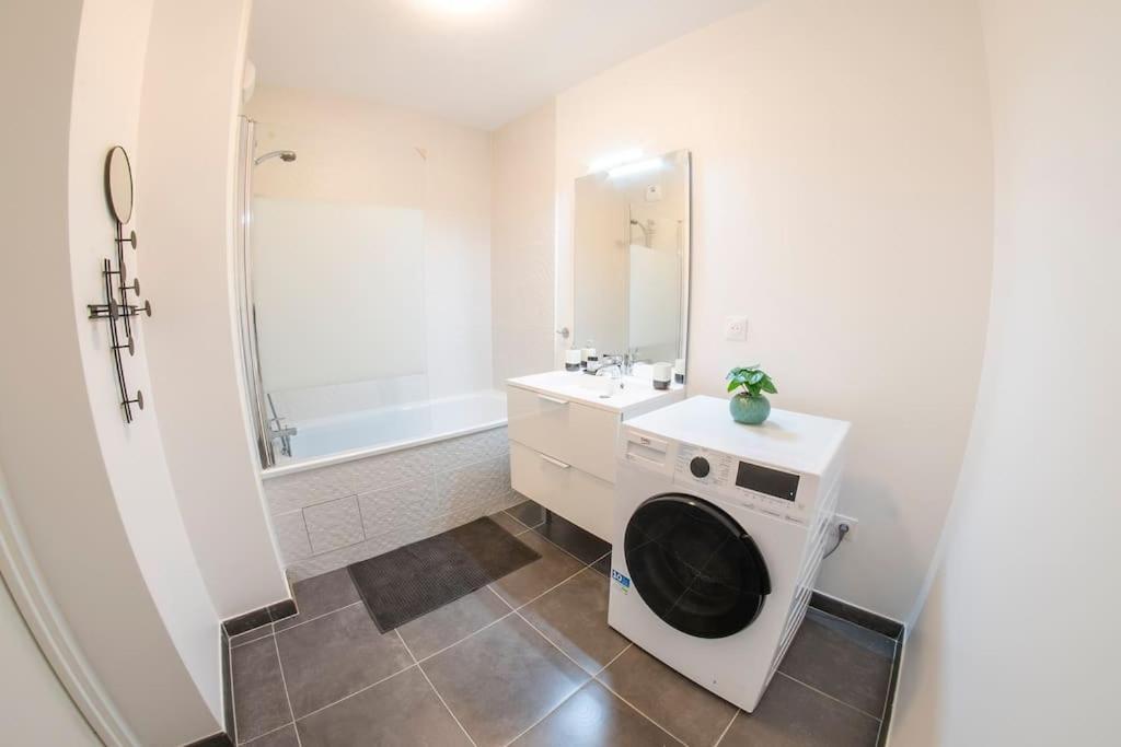 Paris & Disneyland - 2Min From Train Station - Free Private Parking Villiers-sur-Marne Exterior photo